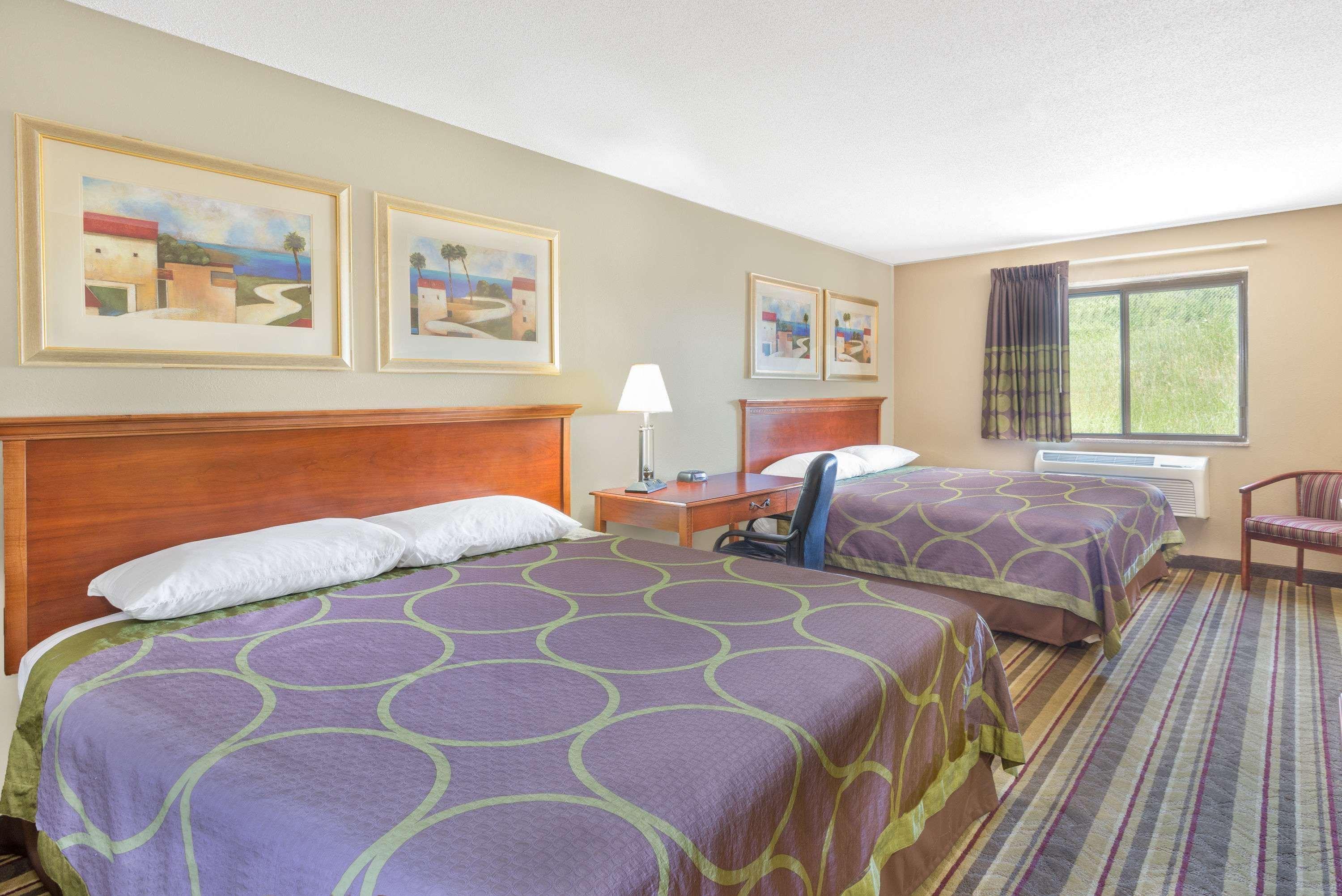 Super 8 by Wyndham Tilton/Lake Winnipesaukee Bagian luar foto